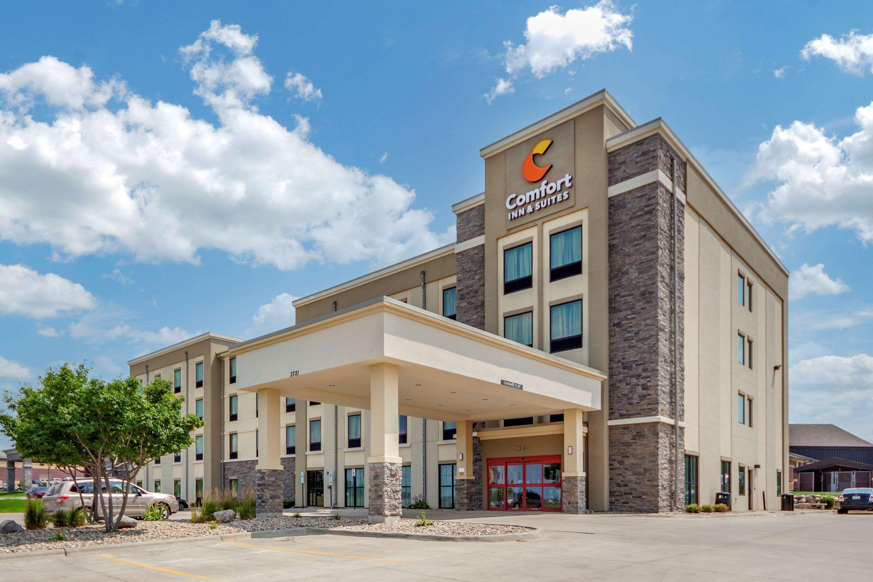 Comfort Inn & Suites Avera Southwest Sioux Falls Exterior photo