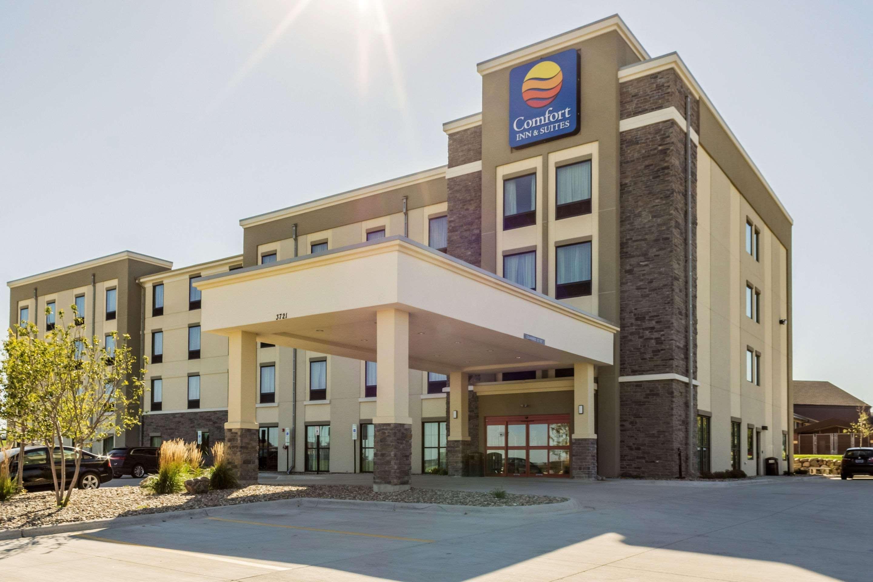 Comfort Inn & Suites Avera Southwest Sioux Falls Exterior photo