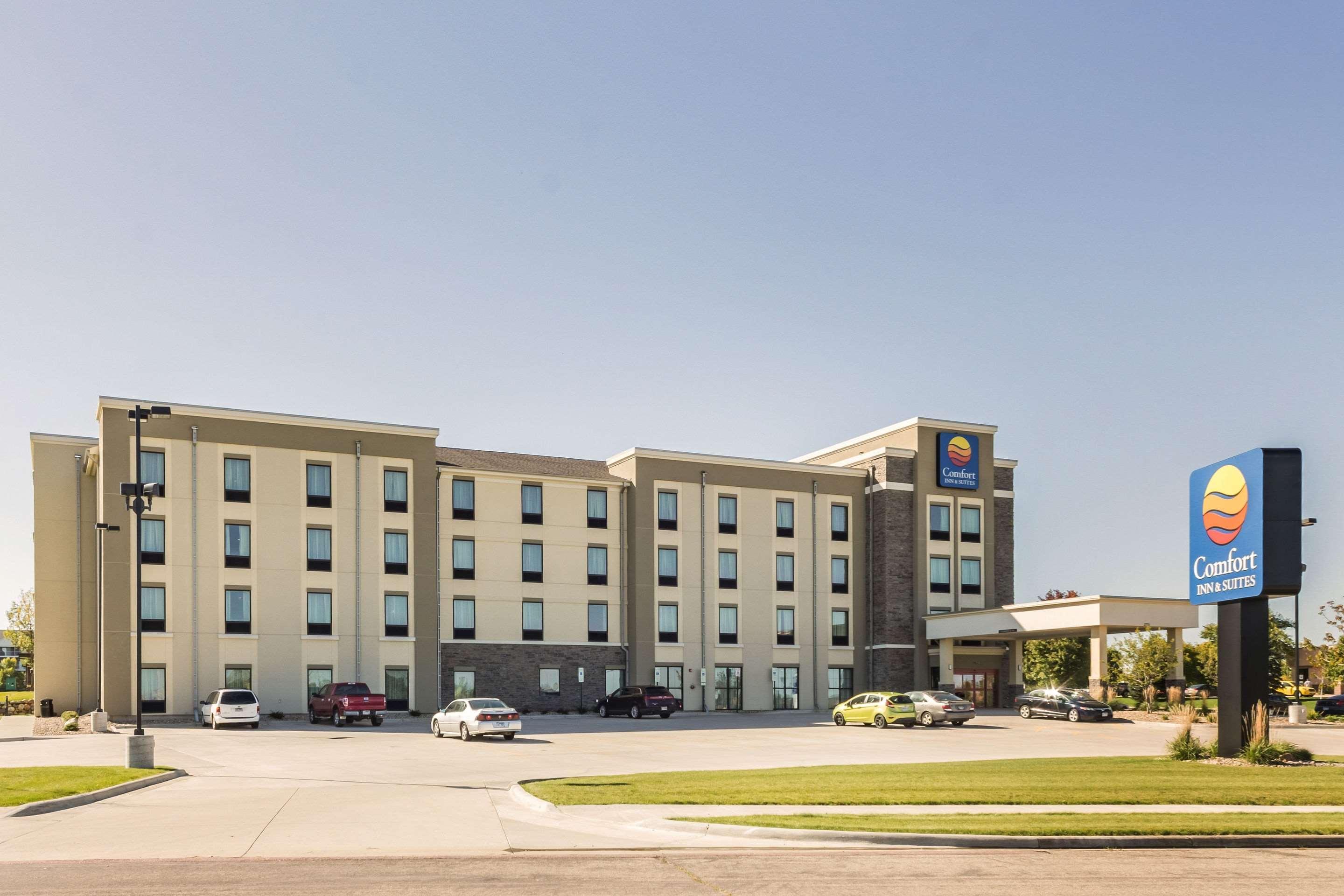 Comfort Inn & Suites Avera Southwest Sioux Falls Exterior photo