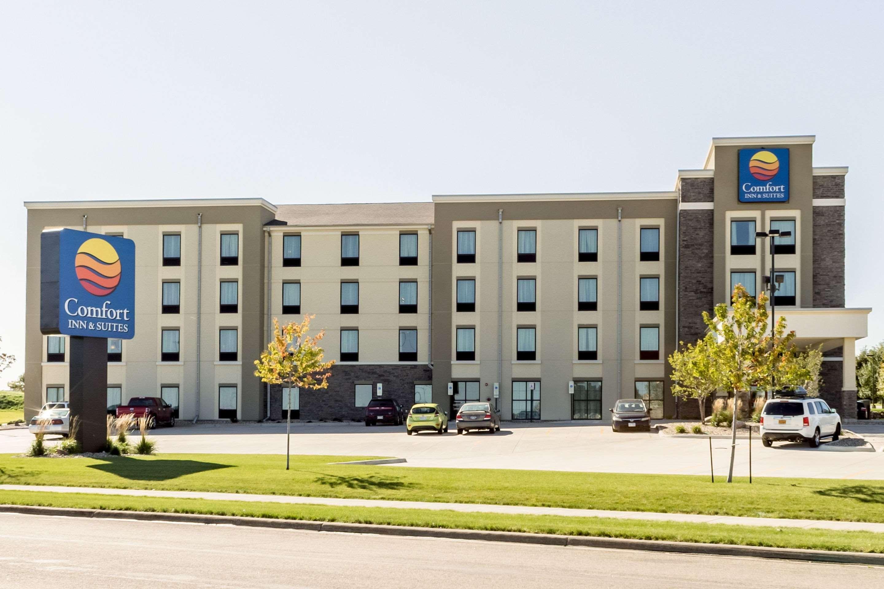 Comfort Inn & Suites Avera Southwest Sioux Falls Exterior photo